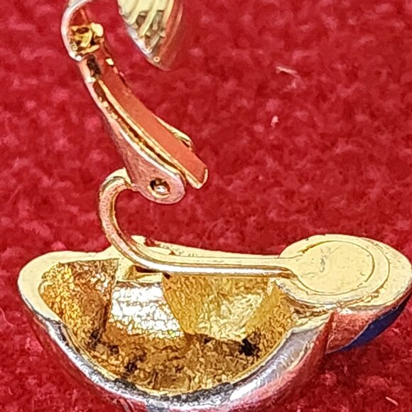 Avon Vintage Blue Enamel and Gold Tone Petite Magnetic Clip on 1" x 1" Earrings - Picture 13 of 16